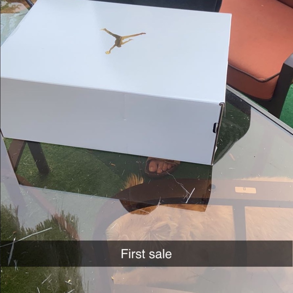 Meet your Posher, Kimberly(sneaker head)